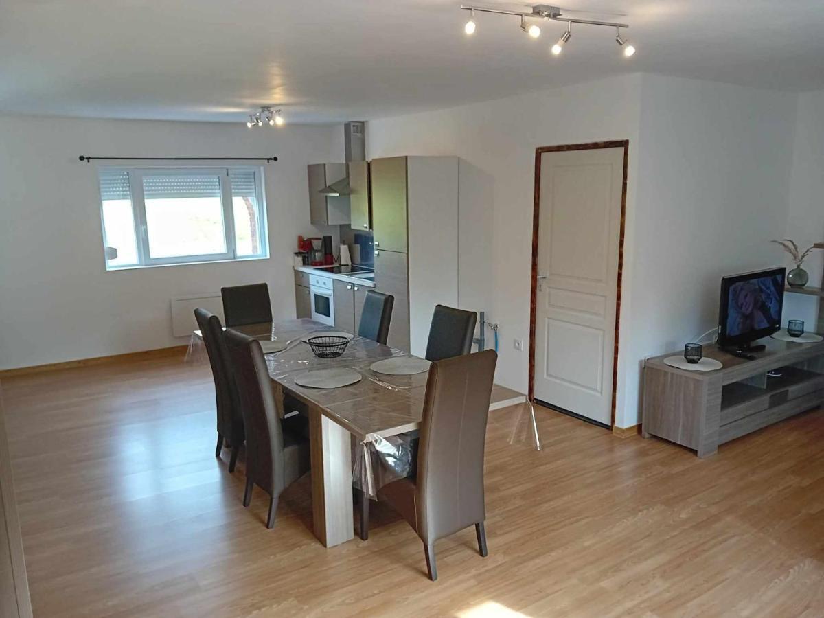 Grand Appartement Avec Terrasse Wignehies Exteriér fotografie